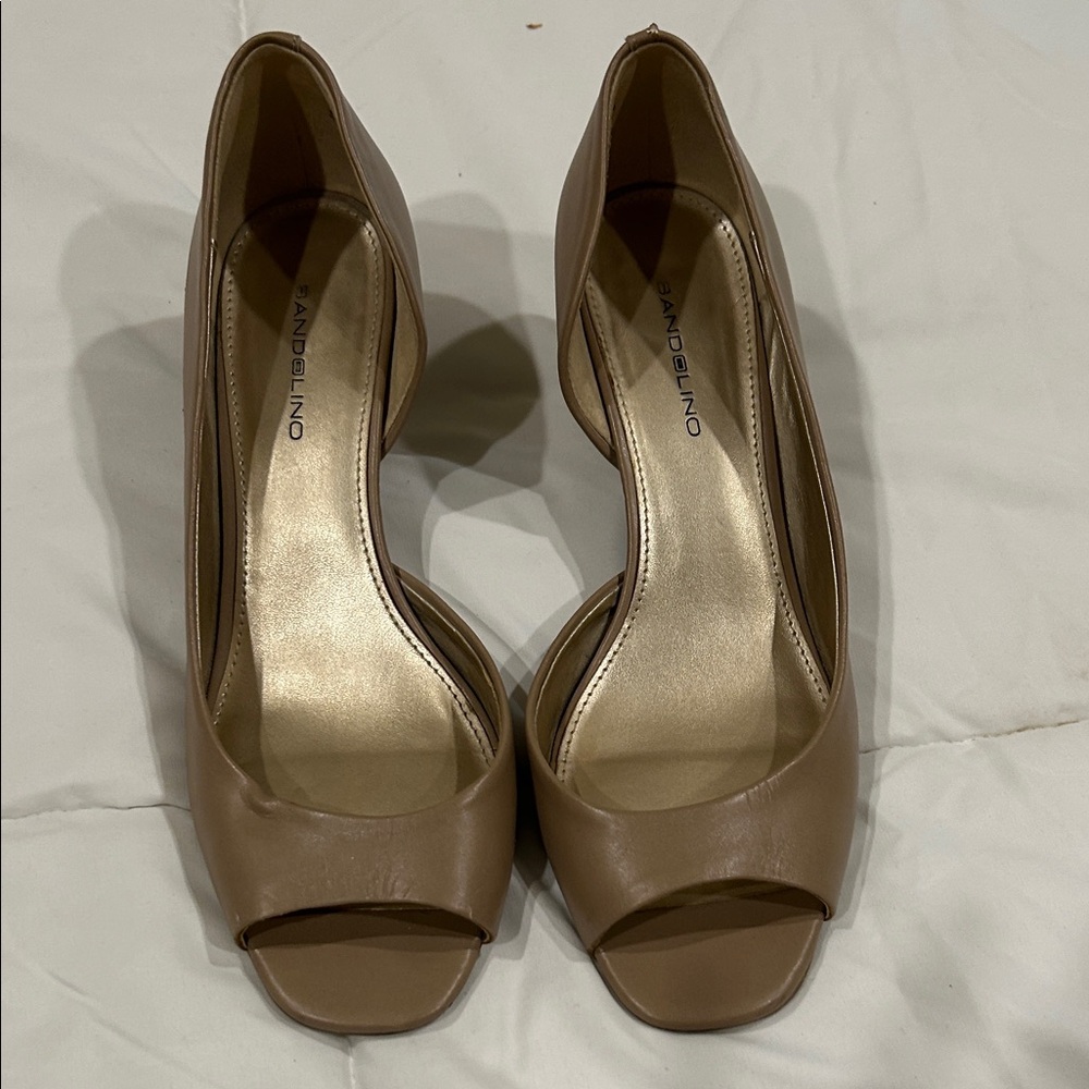Bandolino Women's Brown Open-Toe kitten Heels